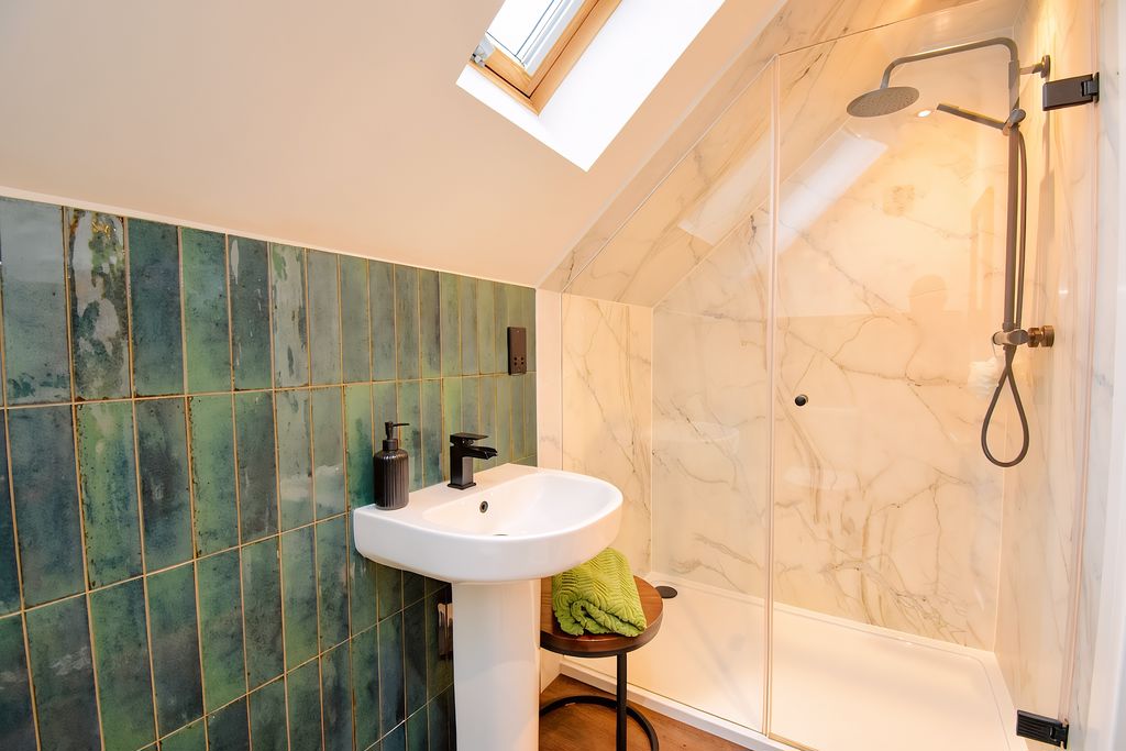 En-Suite- click for photo gallery
